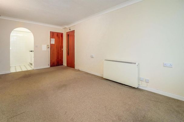 1 bedroom retirement property to rent - Photo 1