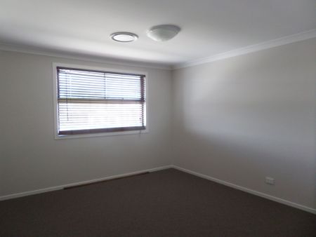 MODERN, LOW MAINTENANCE LIVING. - Photo 4