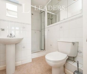 3 bedroom house to rent Beaufort Court, Chesterton Lane, Cirenceste... - Photo 5