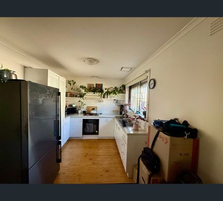 1/147 Raglan Street, Preston, Vic 3072 - Photo 3