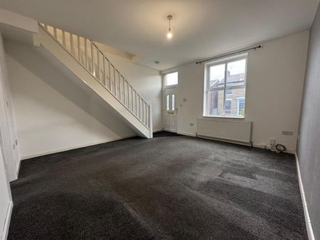 3 bedroom House To Let Total Size: 948 SQ FT - Photo 3