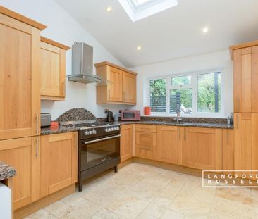 4 bedroom semi-detached house to rent - Photo 6