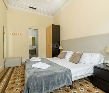 Barcelona, Catalonia 08007 - Photo 2