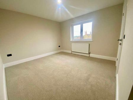 Hampton Mews, Havenstreet, Ryde, Isle Of Wight, PO33 - Photo 2