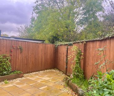 3 bedroom Three Bedroom Cottage to rent - Photo 6