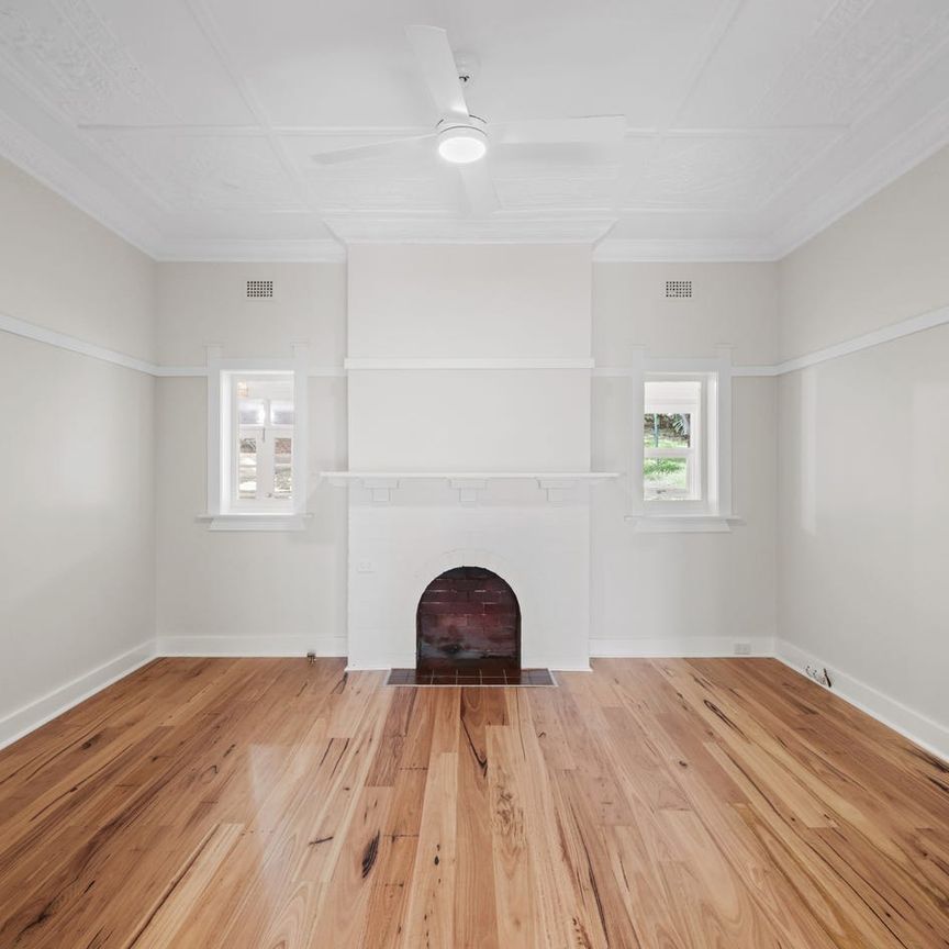 Beautifully Renovated California Bungalow in Leafy Lane Cove - Photo 1