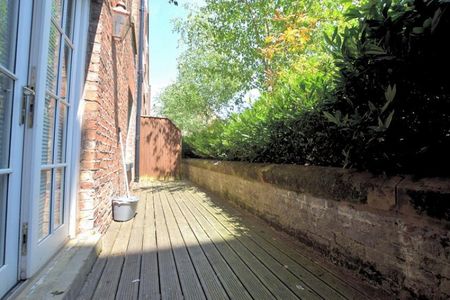 1 Bedroom Apartment To Let - Photo 4