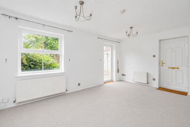 2 bed end of terrace house to rent in Kerswell Drive, Shirley, Solihull - Photo 1