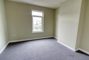 2 BEDROOM House - Mid Terrace - Photo 2