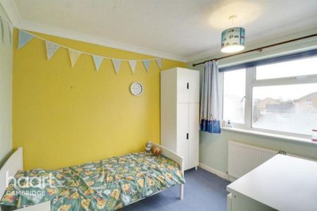 4 bedroom end of terrace house to rent - Photo 2