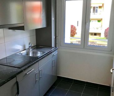 Proche de la gare CFF et des commodités - Photo 1