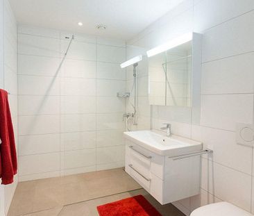 Rein ins neue Wohnglück! Grosse 4.5 Zimmer-Wohnung mit Sitzplatz - Photo 2