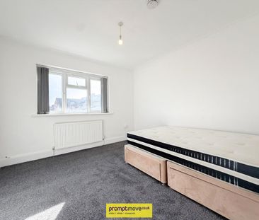 3 bedroom detached house to rent - Photo 4