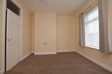 2 Bedroom Terraced House - Photo 4