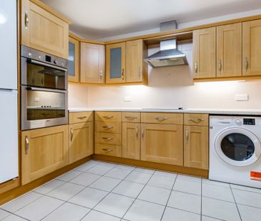 Ditchling Road, Maple Court St. Georges Park Ditchling Road, RH15 - Photo 3