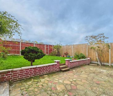 3 bedroom terraced house to rent - Photo 2