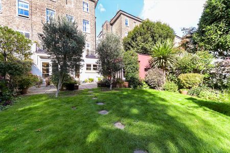 3 bedroom flat to rent - Photo 3