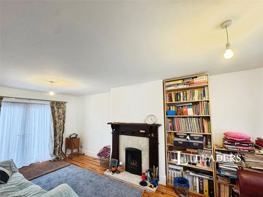 3 bedroom semi-detached house to rent - Photo 1