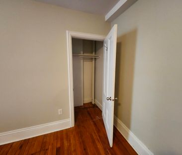 123 Wright Street - U3 - Photo 2