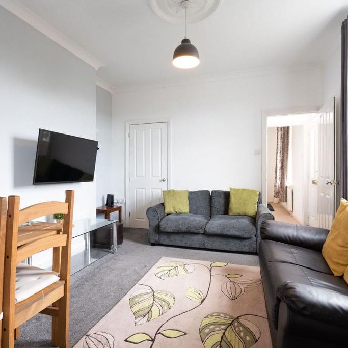 4 bedroom house to rent - Photo 1