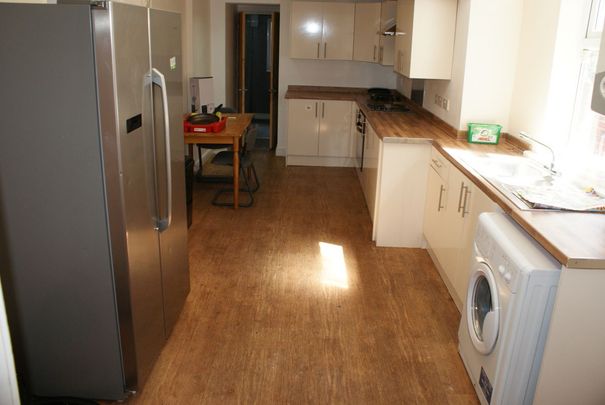 81 Storer Road - Huge Kitchen & No Deposit Loughborough - Photo 1