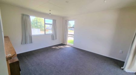 Convenient on Clarke - Photo 4