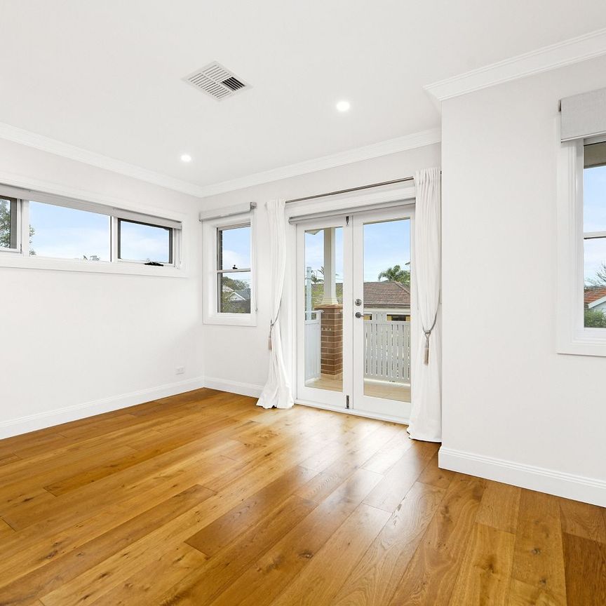 Stunning 4 Bedroom Home in the Heart of Rosebery - Photo 1