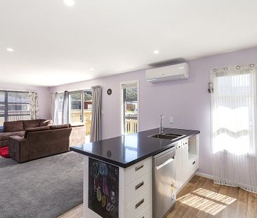 82 Meremere Street, Wainuiomata Wellington 5014 - Photo 6