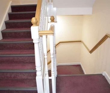 Woodcote Road, Wallington, SM6 - Photo 6