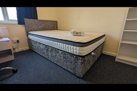 2 Bed Maisonette, Summer Street, S3 - Photo 5