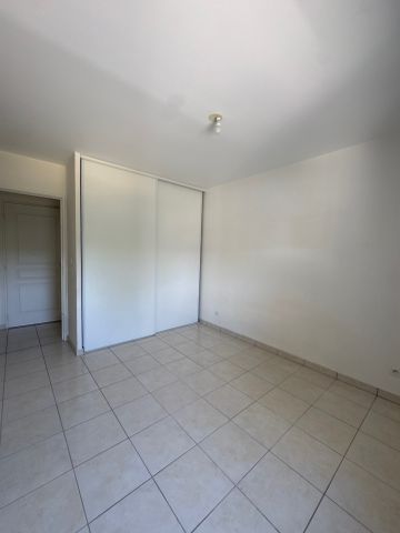 Location Appartement 3 pièces 68m² ST RAMBERT D ALBON 26140 - Photo 3