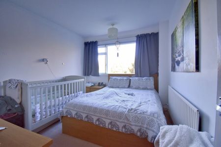 Queens Road, Hersham, Walton-on-Thames, KT12 - Photo 4