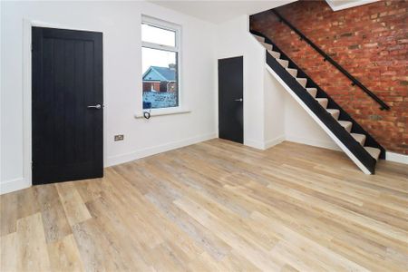 4 bedroom terraced house to rent - Photo 2