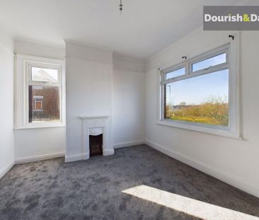 2 bedroom end of terrace house to rent - Photo 3