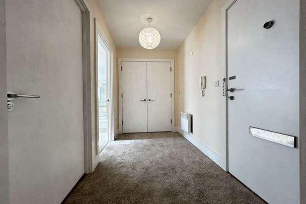 Skyline Plaza, Basingstoke, RG21 - Photo 1