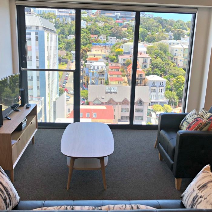 Light, Bright one bedroom apartment in the CBD - Photo 1