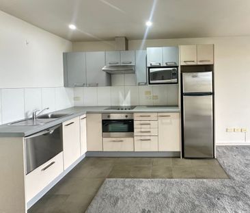 Modern Apartment in the Heart of Flat Bush - Photo 3