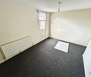 James Galloway Close, Ernesford Grange, Coventry, CV3 - Photo 5