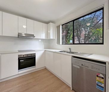 3 BEDROOM TOWNHOUSE IN CENTRAL LOCATION PRE-REGISTRATION REQUIRED F... - Photo 4