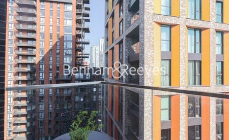 2 Bedroom flat to rent in Charles Clowes Walk, Nine Elms, SW11 - Photo 3