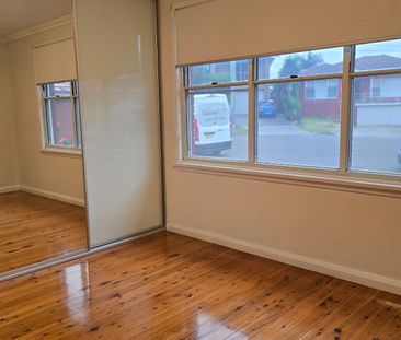 2 Garden Grove, Beverly Hills NSW 2209 - House For Rent | Domain - Photo 3