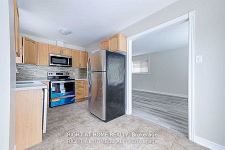 For Lease - 146 CHELTENHAM Road, Barrie, Ontario - Photo 4