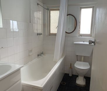 Light & Bright Studio With High Ceilings - Photo 5