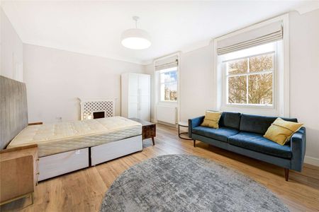 A beautiful studio apartment on this prestigious garden square in the heart of Prime South Kensington. - Photo 4