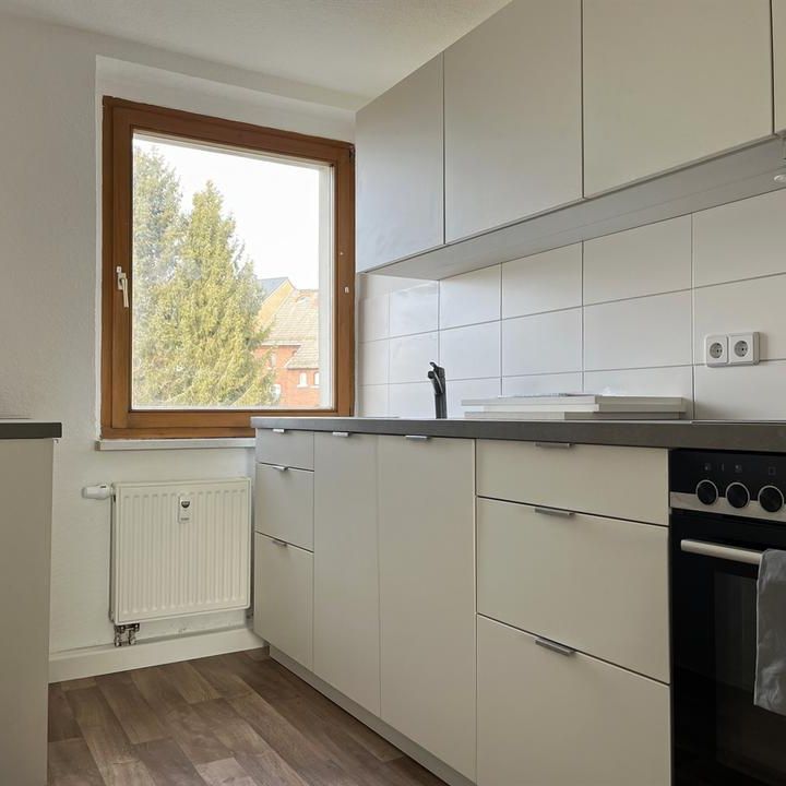 Hier beginnt Ihr neues Kapite! 3-Raum Wohnung mit Einbauküche - Photo 1