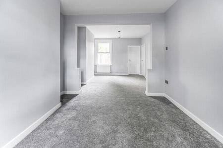 3 bedroom terraced house to rent - Photo 3