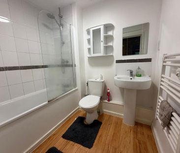 Greenings Court - Warrington - WA2 - Photo 2