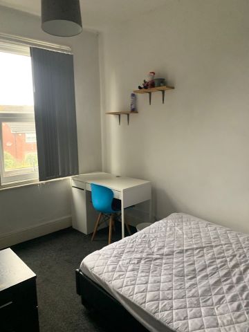 Room in a Shared House, Northumberland Rd, CV1 - Photo 3