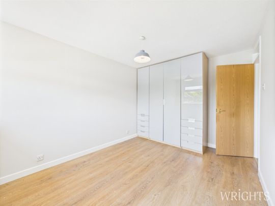 3 bedroom House - FORRESTERS DRIVE, WELWYN GARDEN CITY - Photo 1