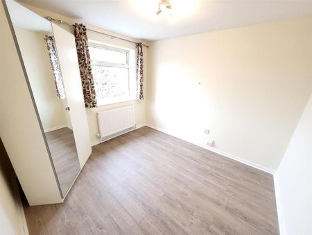5 bedroom semi-detached house to rent - Photo 5